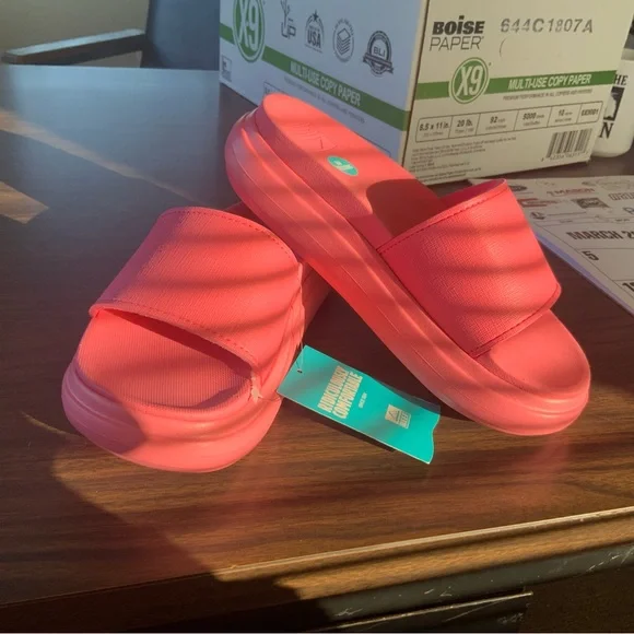 NWT Womens Reef Cushion Bondi Bay Slide Sandal - Hot Pink - Picture 2 of 4